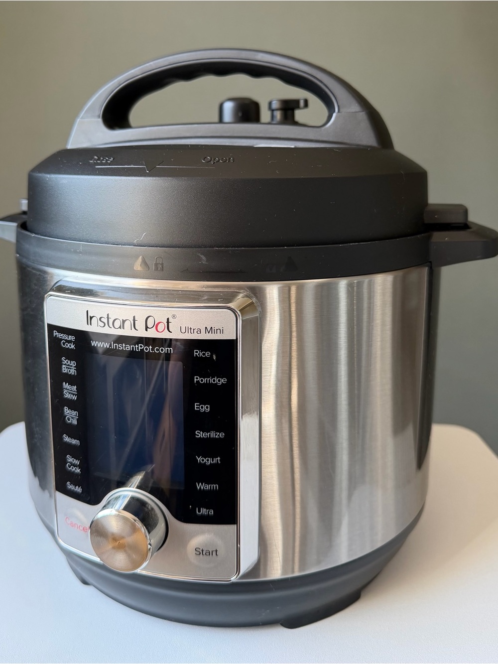 Instant Pot 3 Quart Pressure Cooker — Stainless Steel / Black